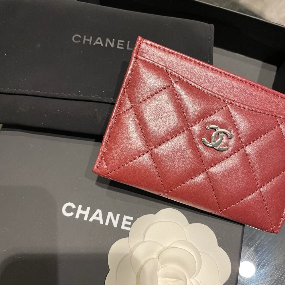 NEW! Chanel lamb skin card holder